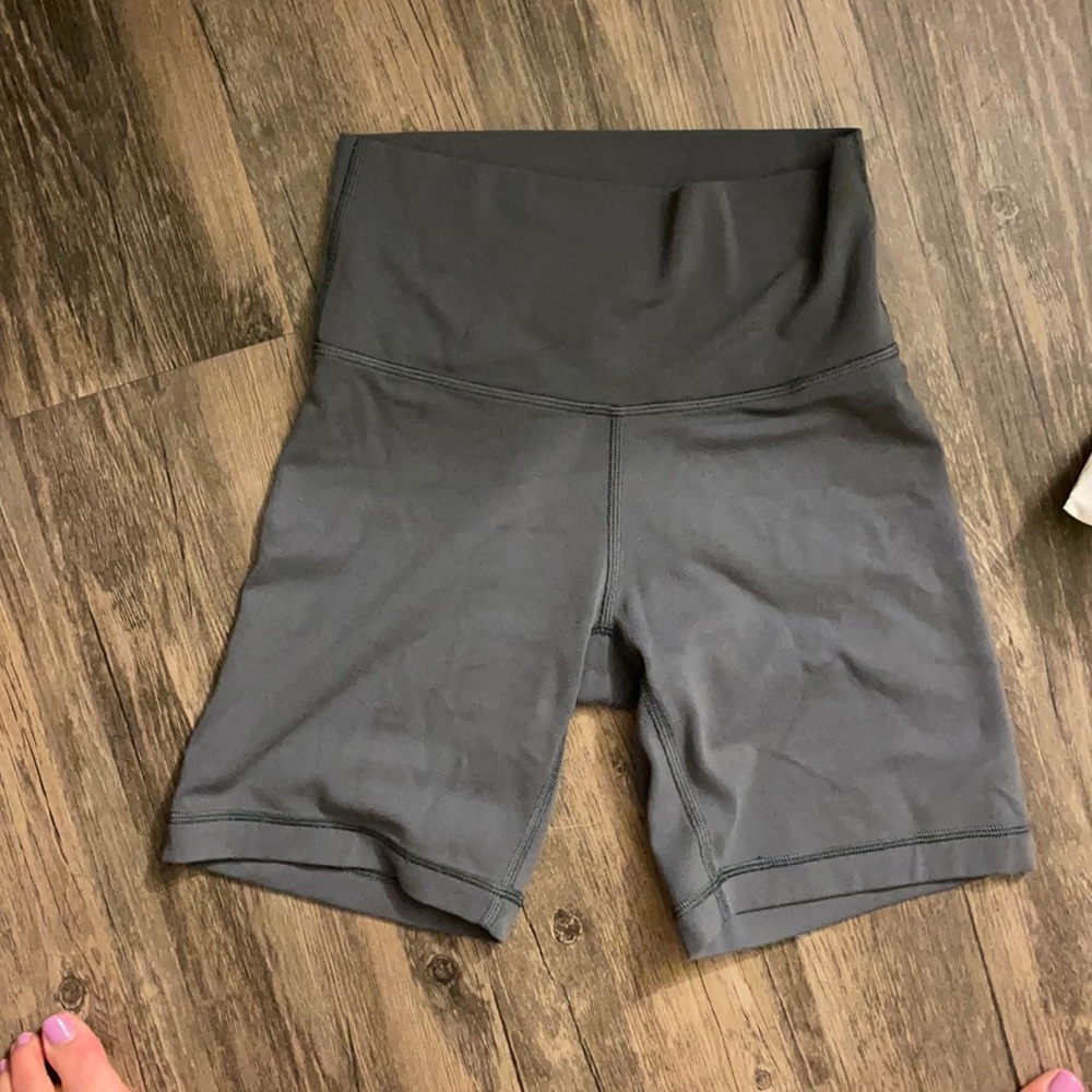 Aritzia TNA butter bike shorts XS